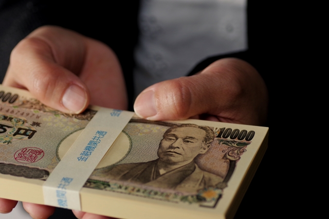 闇金業者に大金を渡してしまう。成田市の弁護士や司法書士に無料相談する